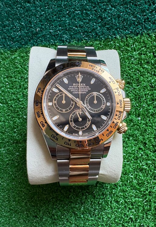 ロレックス デイトナ 11650（高級時計）の商品画像 - 査定依頼日：2025年3月11日 - 最高査定価格：3,050,000円