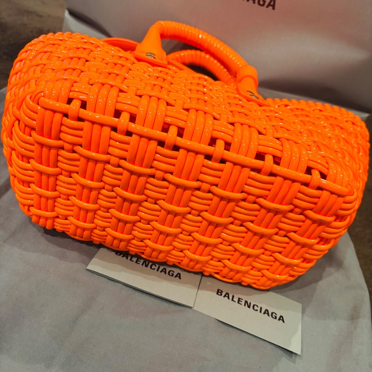 バレンシアガ  （ブランドバッグ）の商品画像 - 査定依頼日：2025年9月17日 - 最高査定価格：63,000円