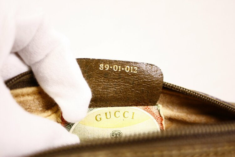 GUCCI GGキャンバス クラッチバッグ PVCレザー シェリーライン 89 01 012（ブランドバッグ）の商品画像 - 査定依頼日：2026年10月8日 - 最高査定価格：5,000円