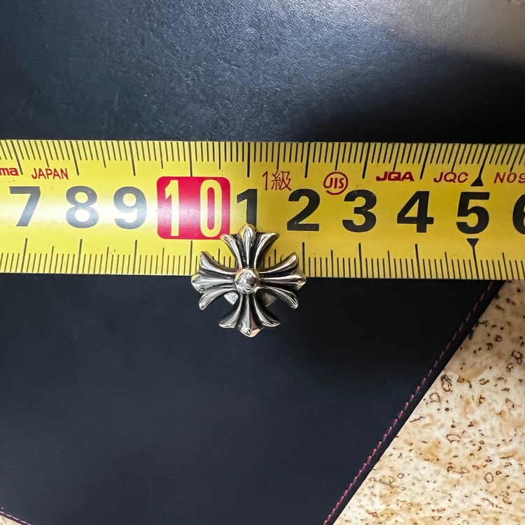 ピンズ　CHクロス（古着・ファッション）の商品画像 - 査定依頼日：2026年1月5日 - 最高査定価格：60,000円