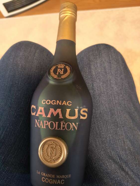 ブランデー カミュ （お酒）の商品画像 - 査定依頼日：2025年4月20日 - 最高査定価格：1,000円