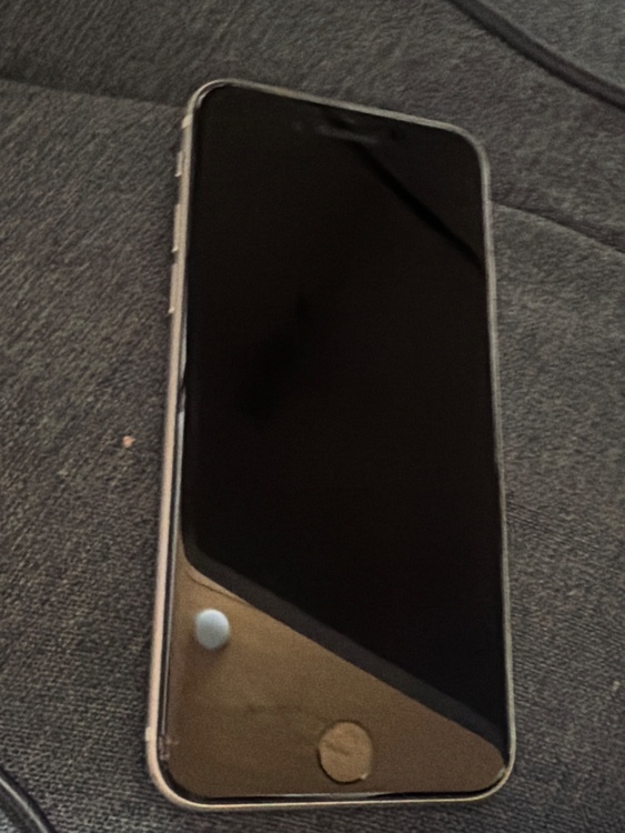 iPhone iPhone8 64GB docomo（スマホ）の商品画像 - 査定依頼日：2026年8月13日 - 最高査定価格：2,500円