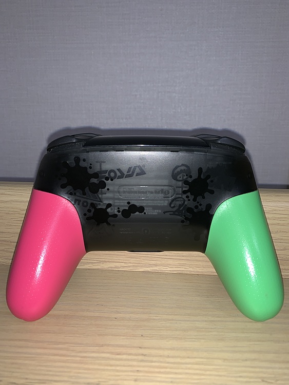 Nintendo swich proコントローラー スプラトゥーンエディション（ゲーム機本体・ゲームソフト）の商品画像 - 査定依頼日：2019年11月2日 - 最高査定価格：2,500円