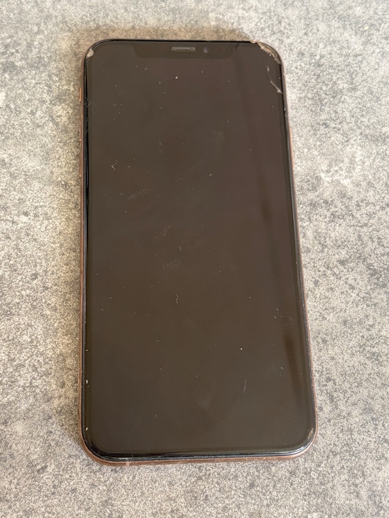 iPhoneXS 256GB SIMフリー（スマホ）の商品画像 - 査定依頼日：2026年4月16日 - 最高査定価格：7,000円