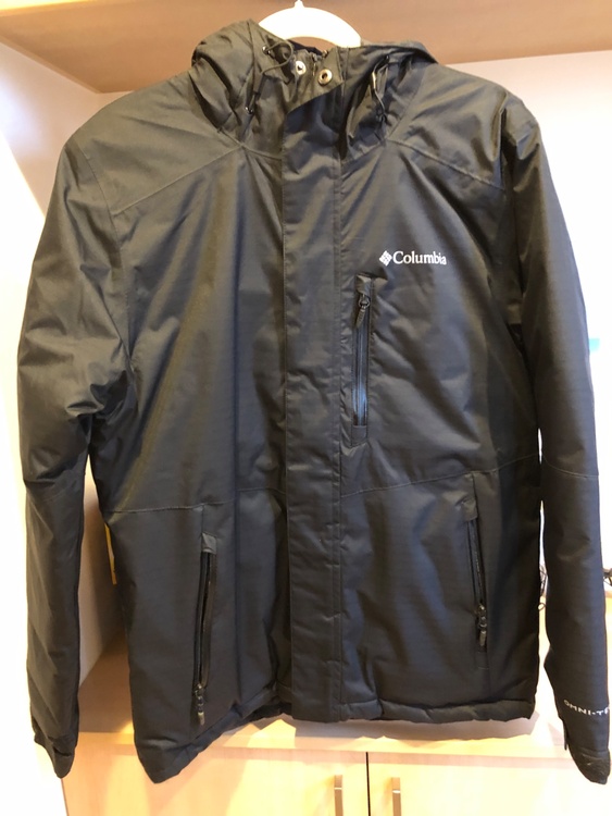 コロンビア（古着・ファッション）の商品画像 - 査定依頼日：2025年12月4日 - 最高査定価格：100,000円