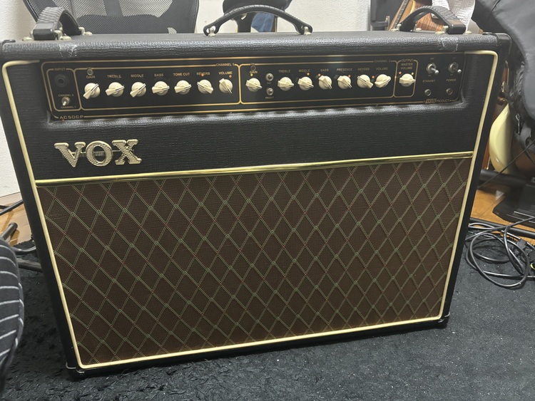 Vox Classic Plus コンボアンプ（ピアノ・楽器・PA機材）の商品画像 - 査定依頼日：2025年5月8日 - 最高査定価格：3,000円