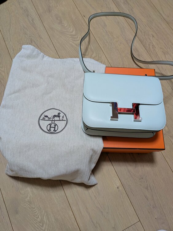 コンスタンスミニ（ブランドバッグ）の商品画像 - 査定依頼日：2026年3月28日 - 最高査定価格：1,100,000円