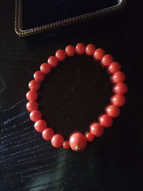 赤珊瑚ブレスレット（宝石）の商品画像 - 査定依頼日：2025年4月6日 - 最高査定価格：1,000円