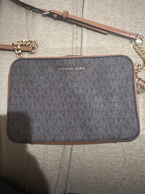 MICHEAL KORS ジェットセットトラベル（ブランドバッグ）の商品画像 - 査定依頼日：2026年1月18日 - 最高査定価格：100,000円