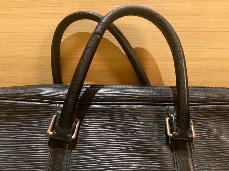 ポルトドキュマン ヴォワヤージュ ブリーフケース （ブランドバッグ）の商品画像 - 査定依頼日：2025年5月2日 - 最高査定価格：25,000円