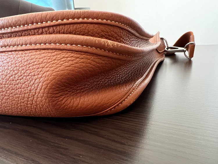 エブリンPMゴールドトリヨンクレマンス（ブランドバッグ）の商品画像 - 査定依頼日：2025年7月30日 - 最高査定価格：250,000円