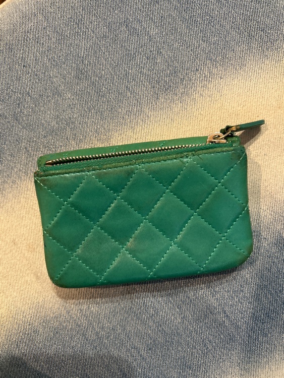 財布（ブランド財布・小物）の商品画像 - 査定依頼日：2025年9月25日 - 最高査定価格：5,000円