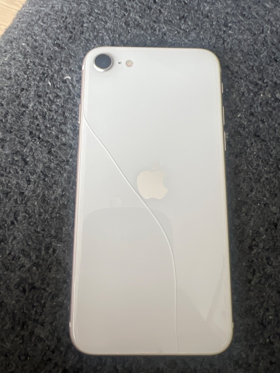 iPhone SE 第３世代（スマホ）の商品画像 - 査定依頼日：2026年7月19日 - 最高査定価格：20,000円
