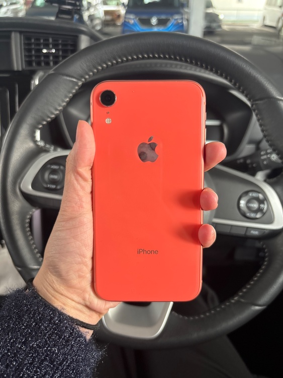 iPhoneXR 128GB docomo（スマホ）の商品画像 - 査定依頼日：2026年1月31日 - 最高査定価格：100,000円