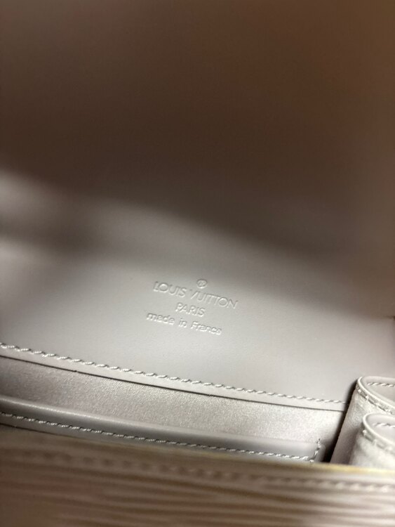 ルイヴィトン ルイヴィトン(その他) （ブランドバッグ）の商品画像 - 査定依頼日：2025年3月28日 - 最高査定価格：35,000円