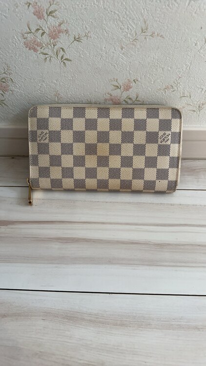 財布（ブランド財布・小物）の商品画像 - 査定依頼日：2025年3月15日 - 最高査定価格：5,000円