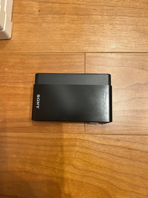 Sony Cybershot DSC-T77（カメラ）の商品画像 - 査定依頼日：2026年6月25日 - 最高査定価格：5,000円