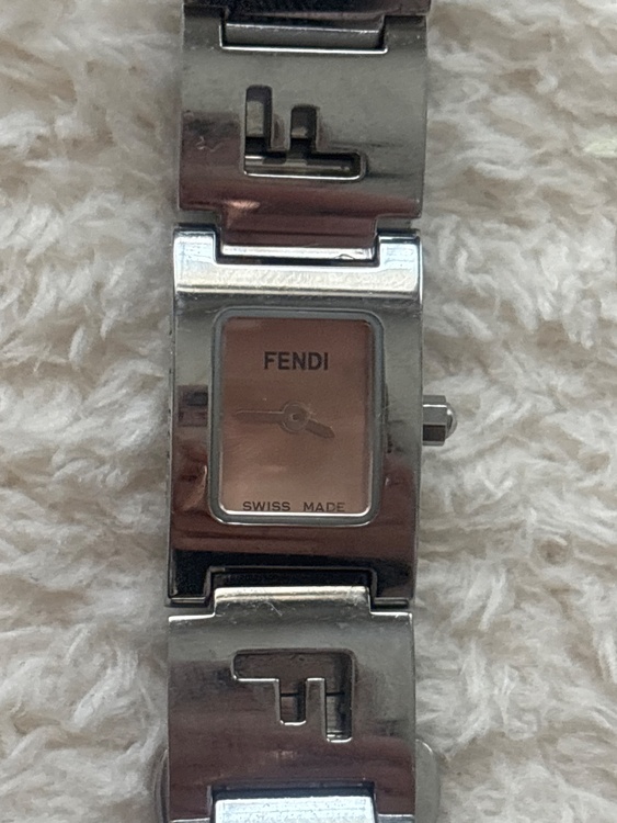フェンディ　FENDI（高級時計）の商品画像 - 査定依頼日：2026年5月10日 - 最高査定価格：8,000円