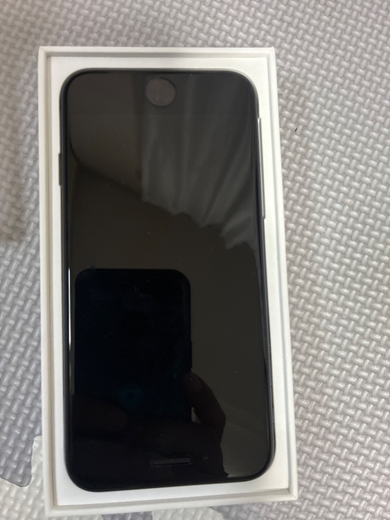 iPhone SE (第 3 世代) 64GB 楽天モバイル（スマホ）の商品画像 - 査定依頼日：2026年4月29日 - 最高査定価格：20,000円