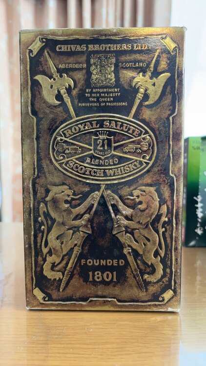 ウイスキー シーバスリーガル （お酒）の商品画像 - 査定依頼日：2025年1月23日 - 最高査定価格：1,500円