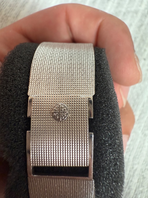 3588/901G（高級時計）の商品画像 - 査定依頼日：2025年8月20日 - 最高査定価格：1,680,000円