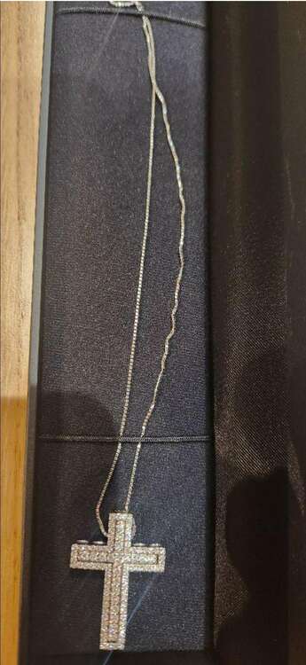 ネックレス クロス メンズ ダイヤモンド プラチナ ペンダント pt900（金・貴金属）の商品画像 - 査定依頼日：2025年3月28日 - 最高査定価格：22,000円