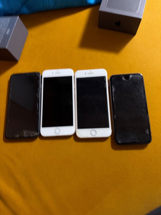iPhone iPhone8 64GB au（スマホ）の商品画像 - 査定依頼日：2026年9月10日 - 最高査定価格：2,500円