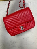 ミニ　Vステッチ（ブランドバッグ）の商品画像 - 査定依頼日：2025年12月18日 - 最高査定価格：450,000円