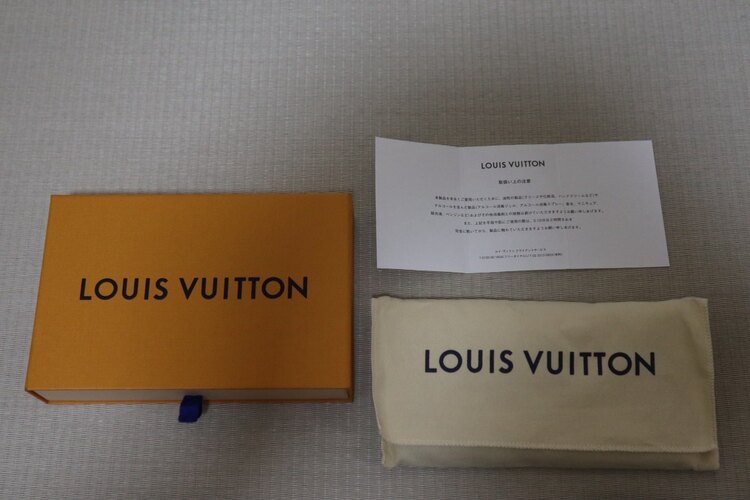 ポルトフォイユ・ブラザ（古着・ファッション）の商品画像 - 査定依頼日：2025年4月9日 - 最高査定価格：12,000円