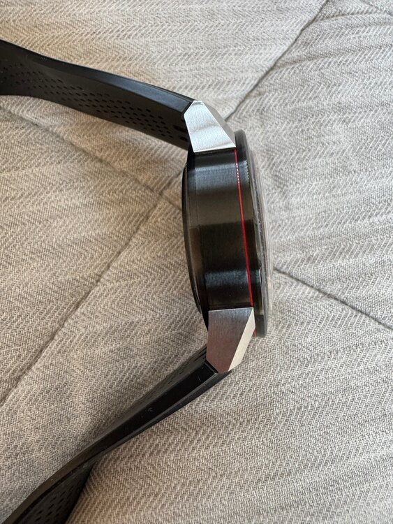 タグホイヤー カレラ CAR2A1Z.FT6044（高級時計）の商品画像 - 査定依頼日：2025年4月26日 - 最高査定価格：285,000円