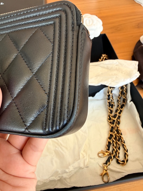 チェーンウォレット/A84069/ボーイシャネル/マトラッセ/ラムスキン/マット（ブランドバッグ）の商品画像 - 査定依頼日：2026年2月20日 - 最高査定価格：190,000円