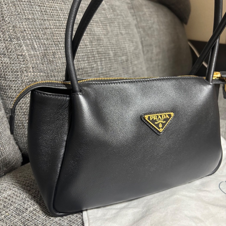 プラダ  （ブランドバッグ）の商品画像 - 査定依頼日：2025年9月4日 - 最高査定価格：243,000円