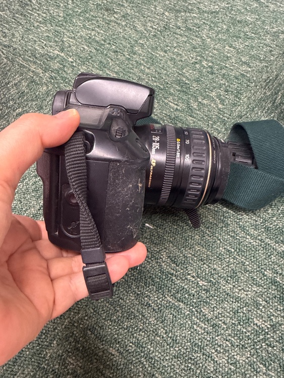 Eos100qd（カメラ）の商品画像 - 査定依頼日：2026年5月13日 - 最高査定価格：2,000円