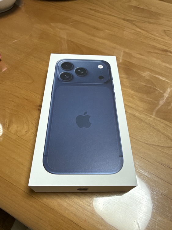 iPhone 17 Pro 256GB au（スマホ）の商品画像 - 査定依頼日：2026年3月26日 - 最高査定価格：177,000円