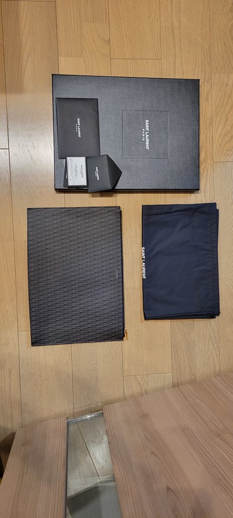 クラッチバッグ（ブランドバッグ）の商品画像 - 査定依頼日：2022年6月16日 - 最高査定価格：10,000円