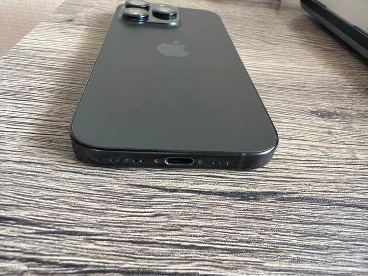 iPhone iPhone 16 Pro 256GB SIMフリー（スマホ）の商品画像 - 査定依頼日：2026年9月6日 - 最高査定価格：116,000円