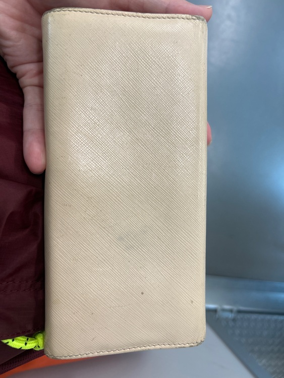 フェラガモ  （ブランドバッグ）の商品画像 - 査定依頼日：2025年6月7日 - 最高査定価格：5,000円