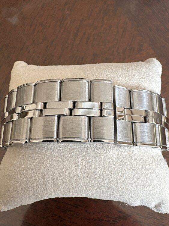 ブレゲ マリーン 5817ST92SV（高級時計）の商品画像 - 査定依頼日：2025年3月9日 - 最高査定価格：1,400,000円