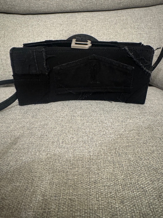 バレンシアガ  （ブランドバッグ）の商品画像 - 査定依頼日：2026年3月28日 - 最高査定価格：132,000円