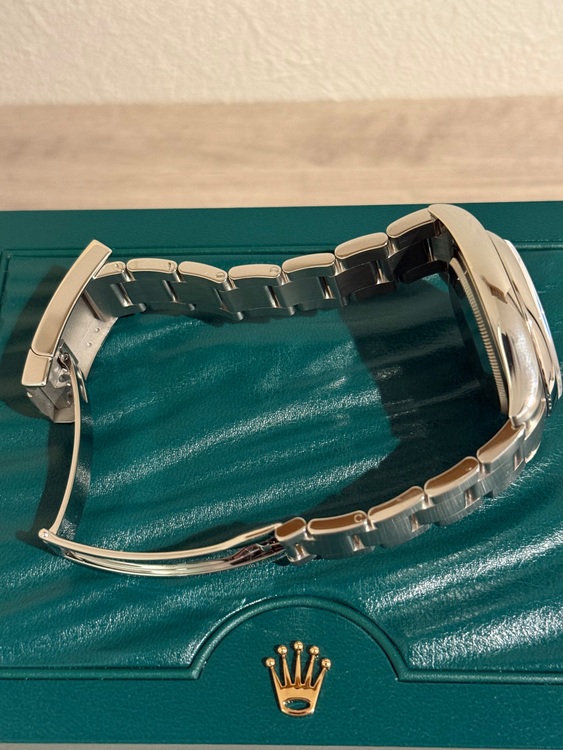 ロレックス パーペチュアル （高級時計）の商品画像 - 査定依頼日：2025年11月30日 - 最高査定価格：1,050,000円