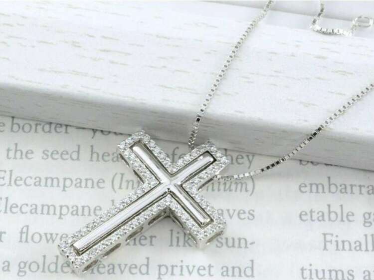 ネックレス クロス メンズ ダイヤモンド プラチナ ペンダント pt900（金・貴金属）の商品画像 - 査定依頼日：2025年3月28日 - 最高査定価格：22,000円