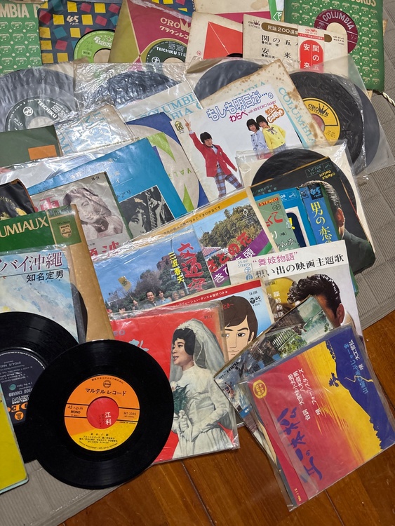 90枚くらいまとめて（レコード）の商品画像 - 査定依頼日：2026年7月13日 - 最高査定価格：3,000円