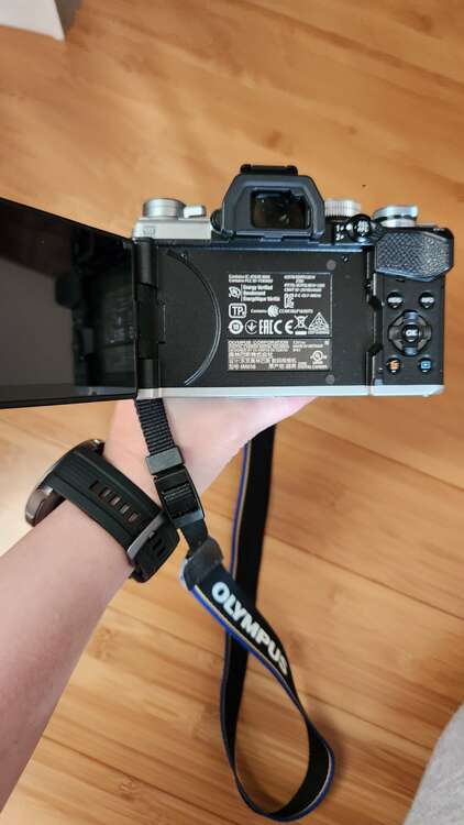 OLYMPUS（カメラ）の商品画像 - 査定依頼日：2025年4月23日 - 最高査定価格：80,000円