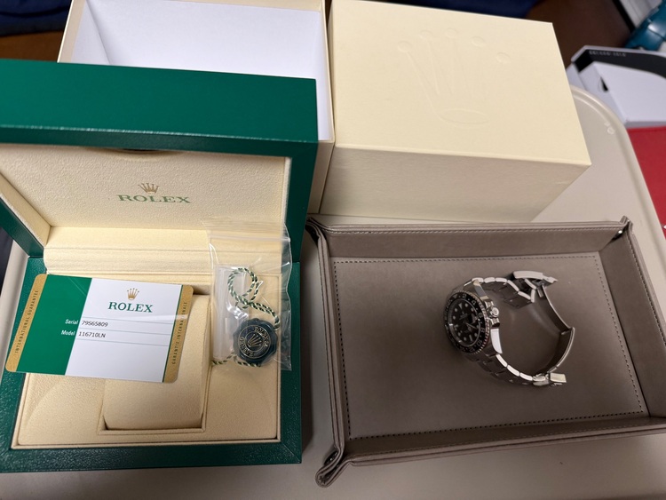 ロレックス GMTマスター 116710（高級時計）の商品画像 - 査定依頼日：2025年11月14日 - 最高査定価格：2,000,000円