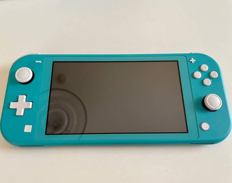 NintendoSwitch lite ターコイズブルー（ゲーム機本体・ゲームソフト）の商品画像 - 査定依頼日：2022年9月6日 - 最高査定価格：11,000円