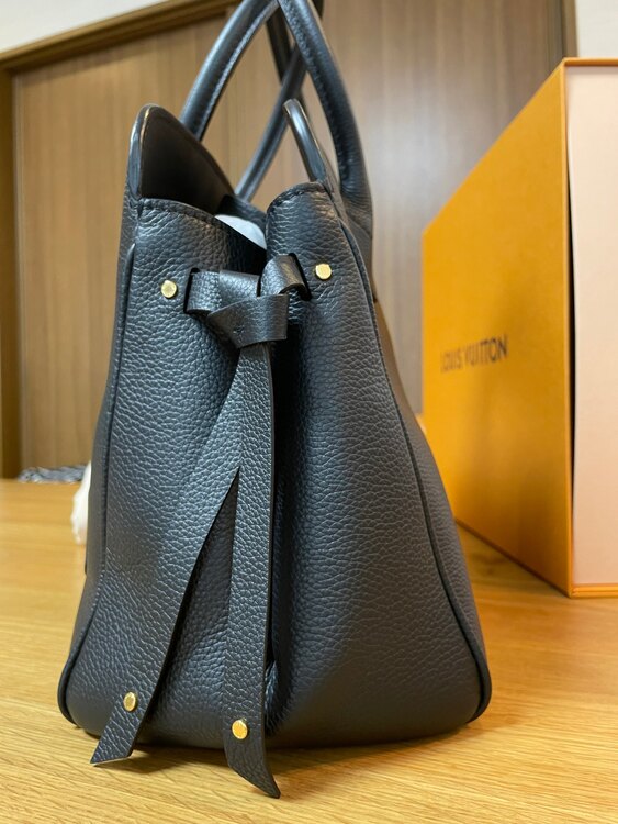 ミラmm（ブランドバッグ）の商品画像 - 査定依頼日：2025年1月5日 - 最高査定価格：150,000円