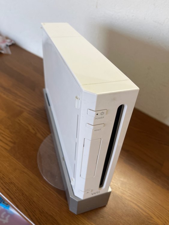 modelno.RVL-001（ゲーム機本体・ゲームソフト）の商品画像 - 査定依頼日：2023年1月8日