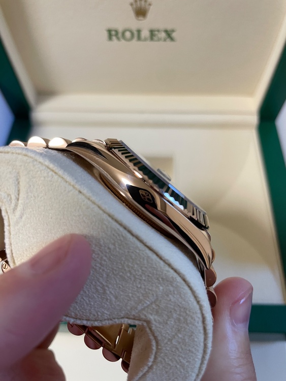 ロレックス デイデイト 228235（高級時計）の商品画像 - 査定依頼日：2026年1月12日 - 最高査定価格：8,500,000円