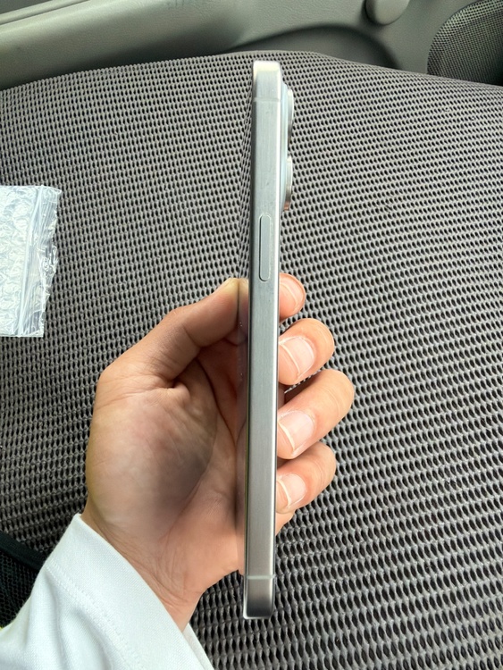 iPhone 15 Pro Max 256GB Softbank（スマホ）の商品画像 - 査定依頼日：2026年4月7日 - 最高査定価格：90,000円