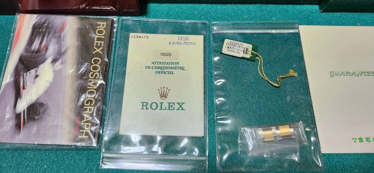 ロレックス デイトナ 1652（高級時計）の商品画像 - 査定依頼日：2025年2月13日 - 最高査定価格：2,500,000円